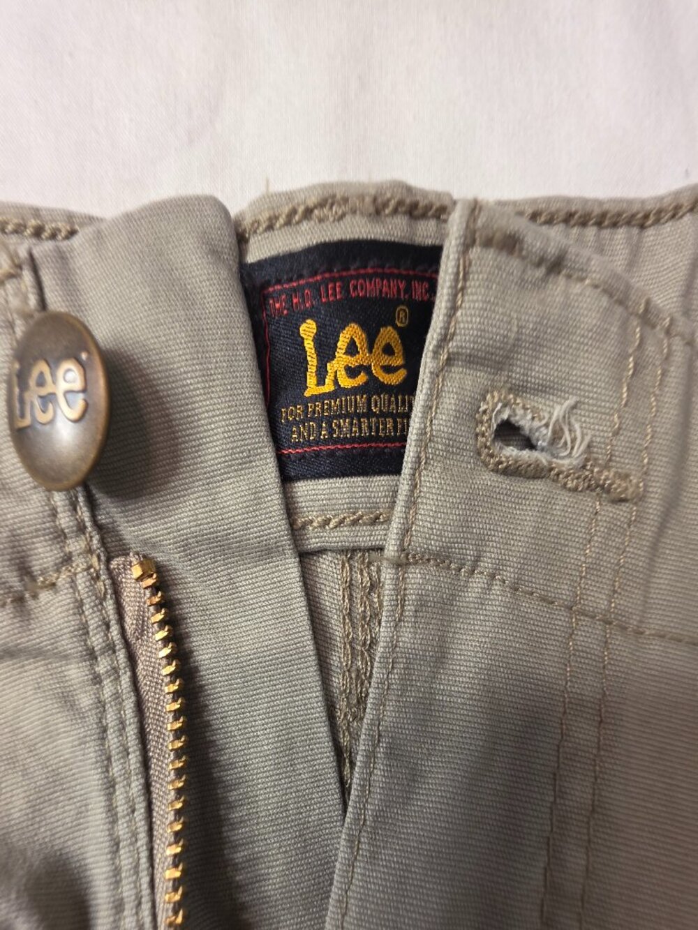 NWT Lee 8" Bermuda Women's Shorts, Size 14 - Picture 8 of 10